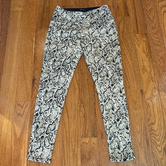 ATHENA MARIE SNAKE PRINT LEGGING IN TAN CREAM AND BLACK COLOURS - Picture 2 of 4